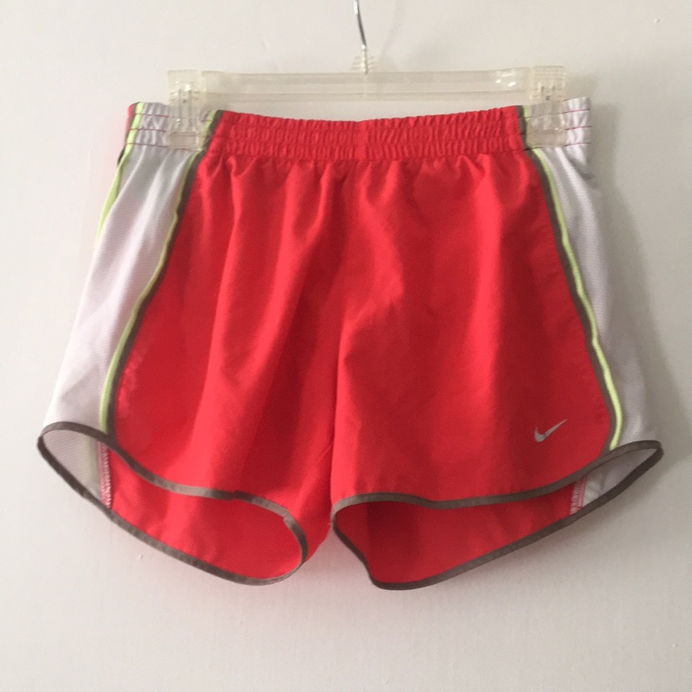 🆕LISTING: WOMENS DRIFIT NIKE SHORTS